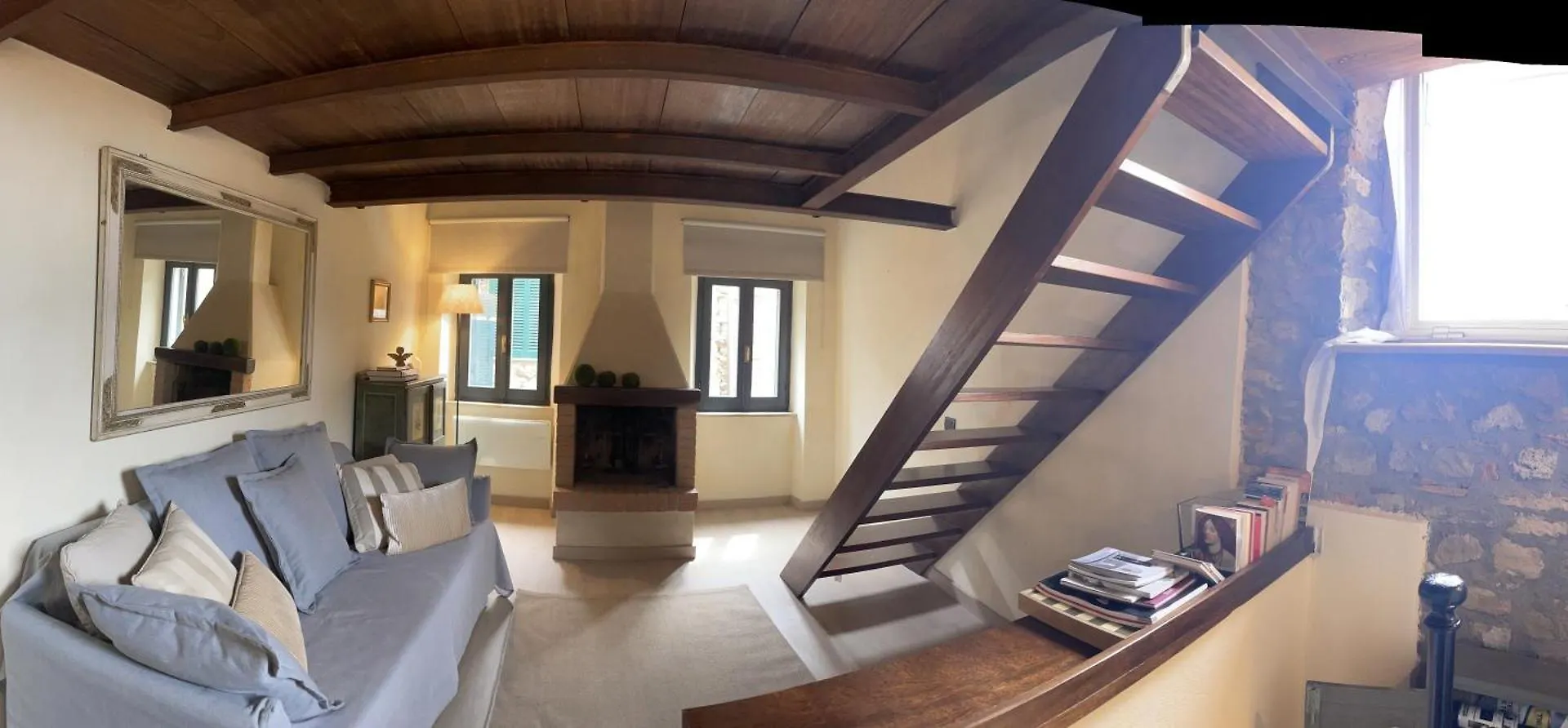 דירות מונטמראנו La Contessa Tower House