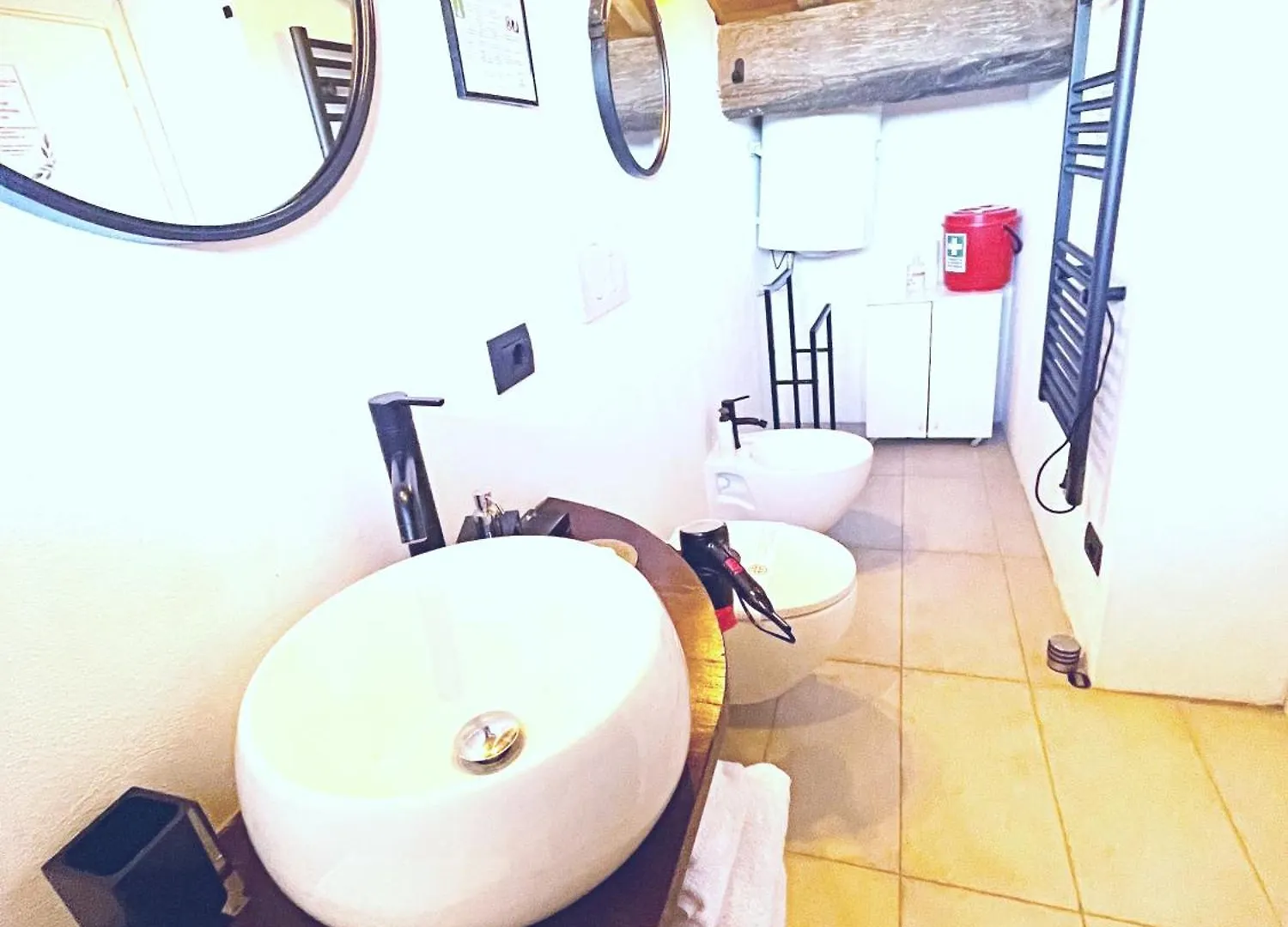 דירות מונטמראנו La Contessa Tower House